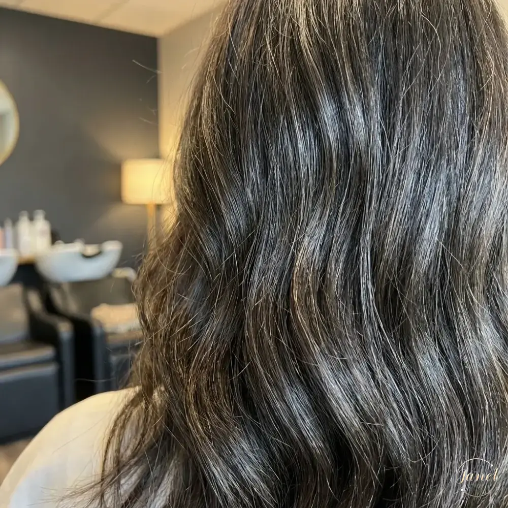 چرا موهای دکلره شده بعد از مدتی زرد یا نارنجی میشوند