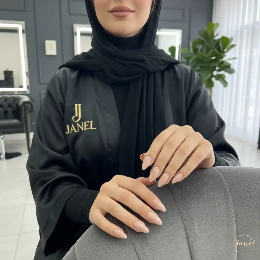 نگهداری از ناخنهای بادامی