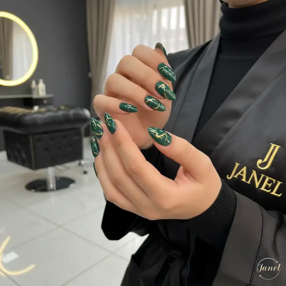کادر متخصص و آگاه کادر متخصص و آگاه