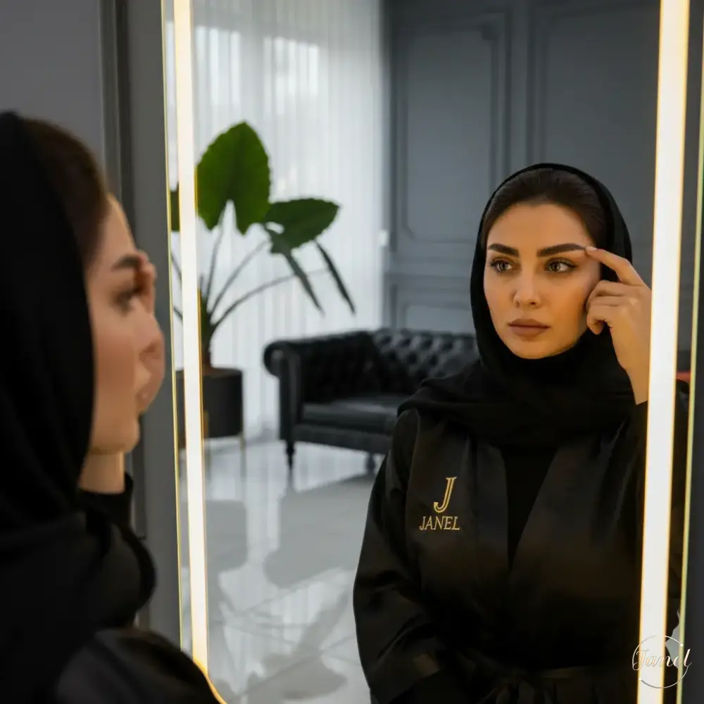 نقش میمیک صورت در عدم تقارن ابروها