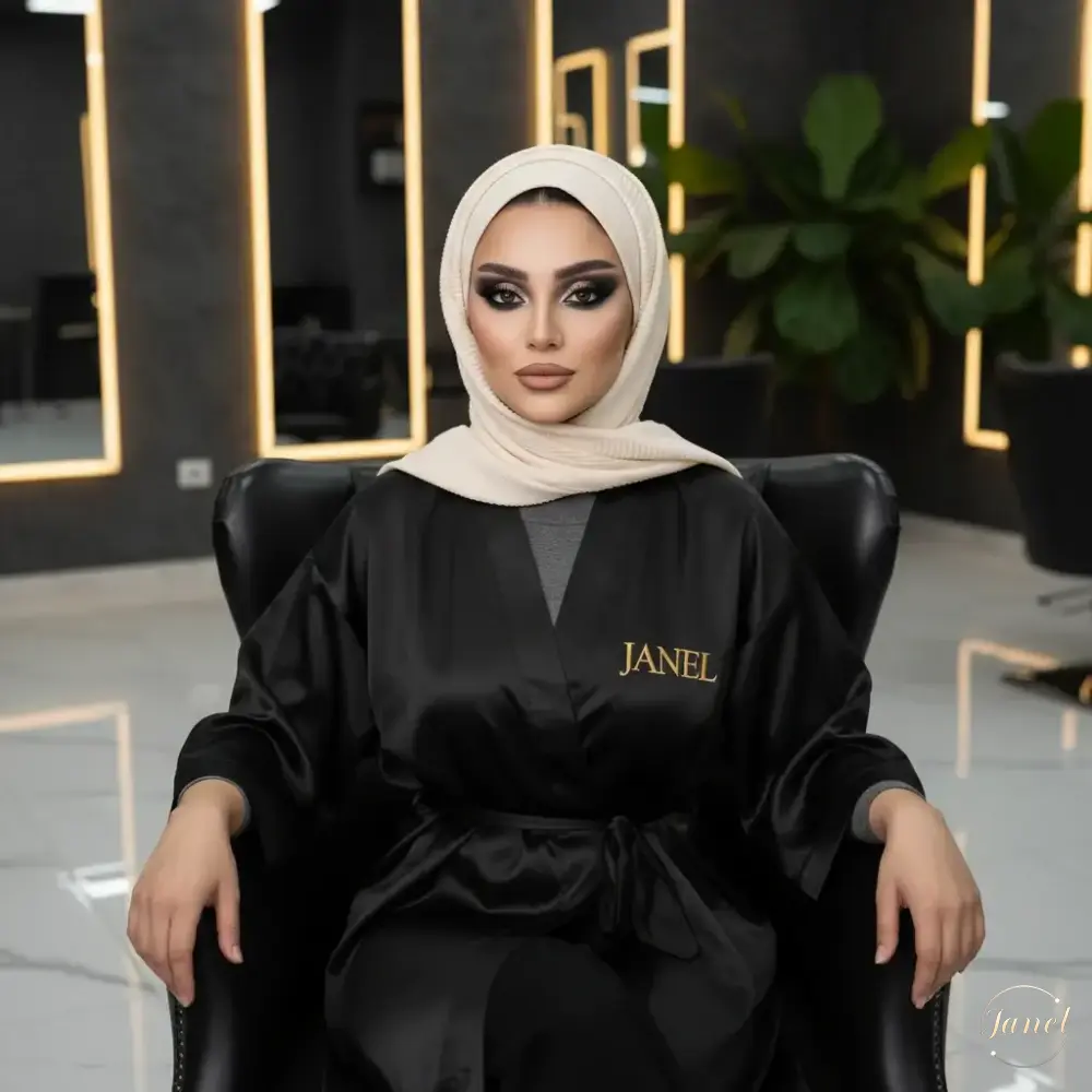 بازی با سایههای تیره در گوشه خارجی بازی با سایههای تیره در گوشه خارجی