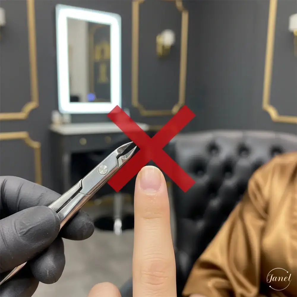 ایجاد پوسته و ریش ریش شدن Hangnails