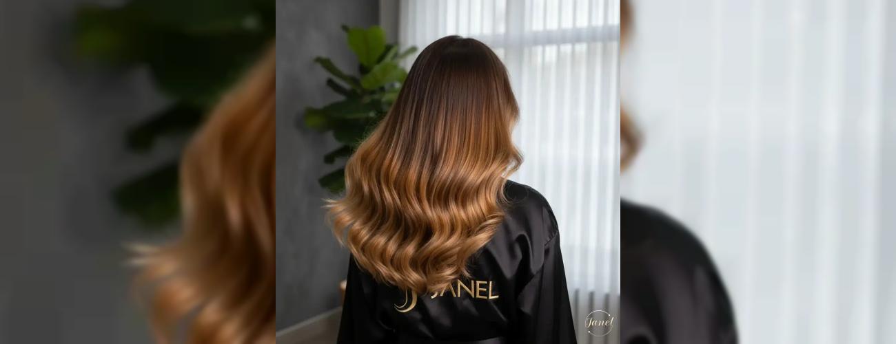 کالر ملتینگ (Color Melting) راز داشتن موهایی بدون خط مرزی با جذاب‌ترین تکنیک رنگ مو در مشهد