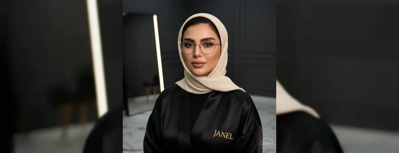 راهنمای میکاپ برای خانم‌های عینکی (تمرکز روی ابرو و لب)