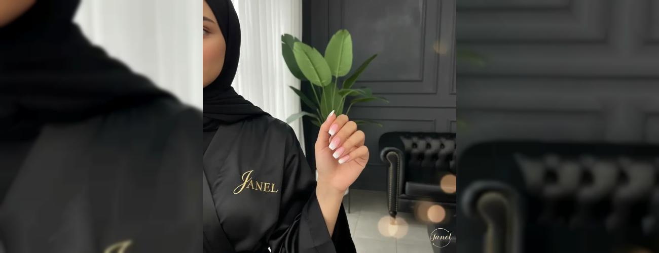 طراحی ناخن «آمبره» نبرد اسفنج و ایربراش؟ (کدامیک برای کاشت ناخن آمبره در مشهد بهتر است؟)