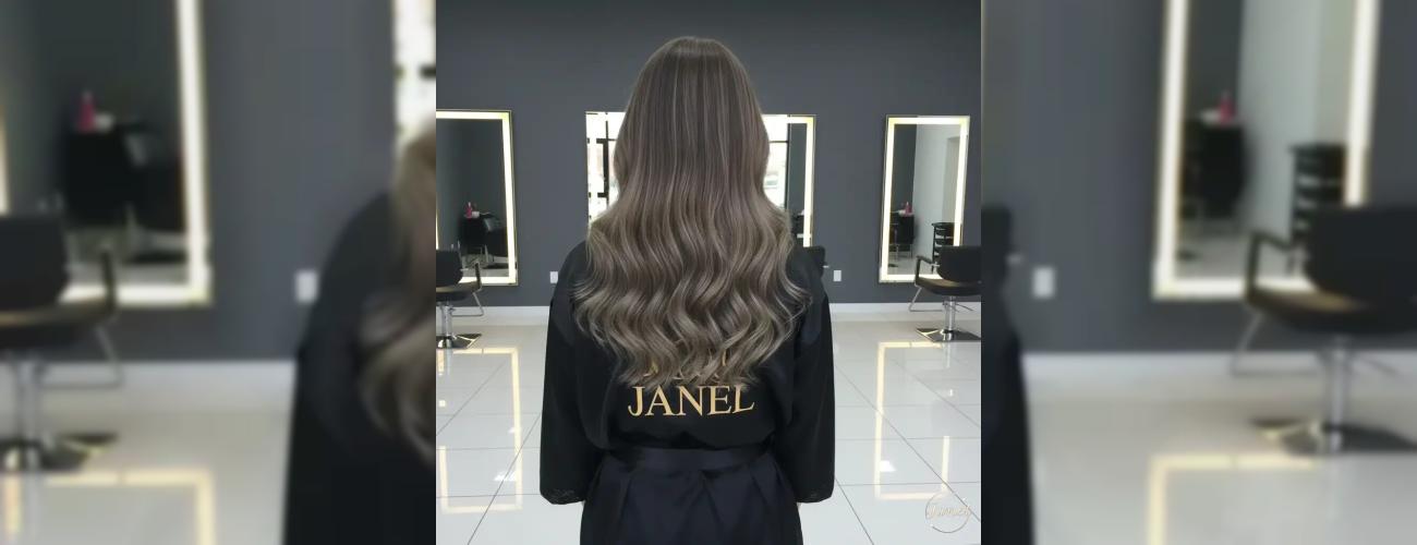 رنگ موی «ماشروم» (Mushroom Brown) زیبایی خاکستری و سرد بدون ذره‌ای قرمزی