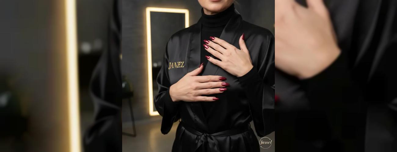 کالکشن «یاقوت سرخ» (Ruby Red Cat-Eye) خاص‌ترین طرح ناخن قرمز یلدایی درمشهد (ترند ۱۴۰۴)