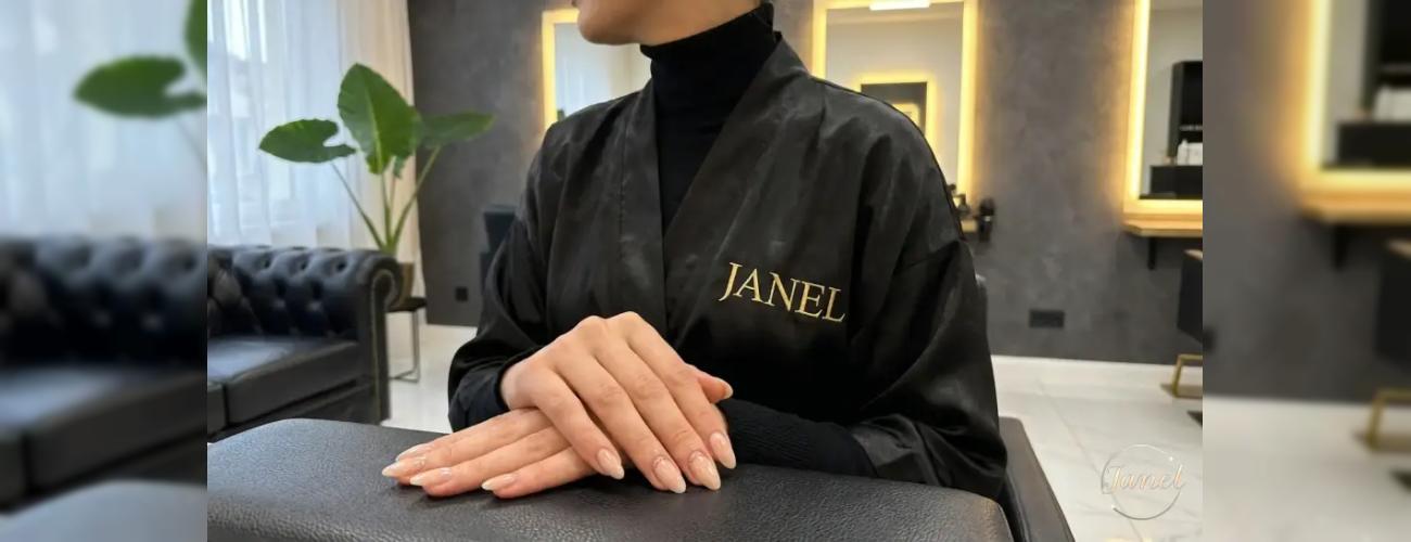 کاشت ناخن مشهد؛ تجربه یک خدمات VIP، ظریف و بدون هواگرفتگی در سالن زیبایی جانل