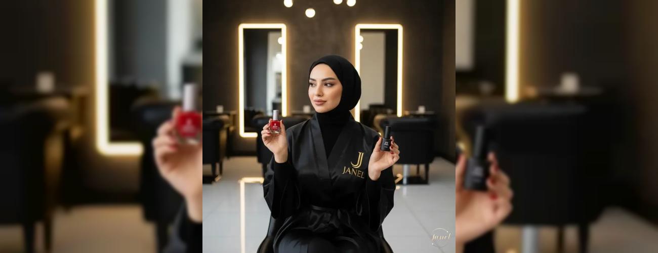 تفاوت ساختار پلیمری لاک معمولی و ژل‌پولیش چیست؟ (بررسی علمی پیوندها و راز ماندگاری)