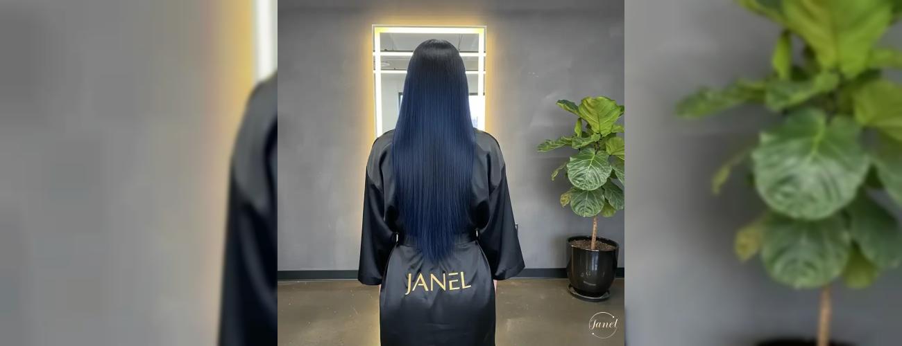 رنگ موی مشکی آبی (Blue Black) استایلی مرموز با اجرای بی‌نقص رنگ مو پرکلاغی درمشهد