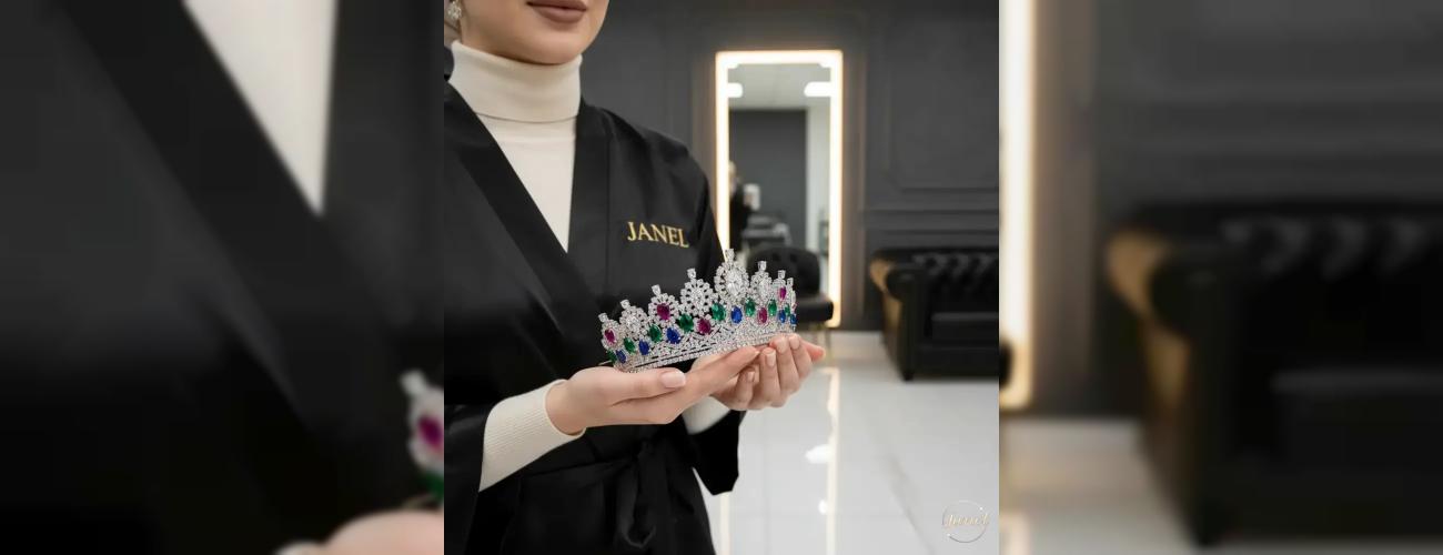 راهنمای انتخاب تاج عروس مناسب با مدل مو 2025 👑 | رازهای ست کردن تاج و شینیون