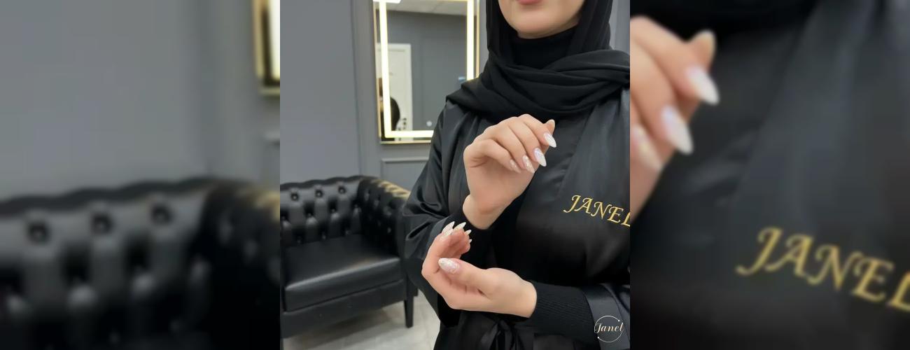 کاشت ناخن قالبی یا پودری؟ نبرد تکنیک‌های ۲۰۲۵ برای ماندگاری و ظرافت بیشتر!