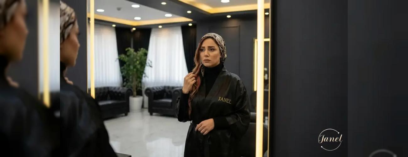 چرا رنگ موی من زود پاک می‌شود؟ ۵ ترفند جادویی برای تثبیت رنگ و لایت!