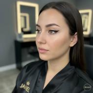 تفاوت بن مژه و خط چشم دائم چیست؟ + راهنمای انتخاب بهترین مدل برای چشمان شما