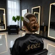 جادوی اکسسوری در موها راهنمای انتخاب تاج، ریسه و گل طبیعی برای یک شنیون رویایی