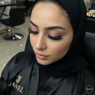 اکستنشن مژه یا لیفت؟ کدام برای چشمان شما معجزه می‌کند؟ (راهنمای انتخاب در مشهد)