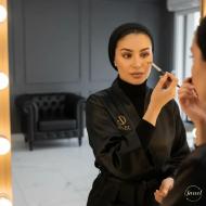 راهنمای جامع انتخاب رنگ کورکتر: کدام رنگ برای پوست شما معجزه می‌کند؟ (رازهای گریم جانل)