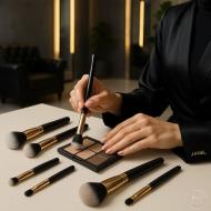 میکاپ حرفه ای در مشهد با این 9 براش ضروری، استاد شوید!