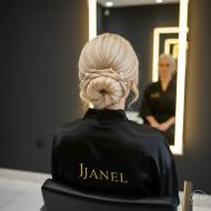 راز شنیون موی دکلره: چگونه بدون آسیب، درخشان و بی‌نقص باشید؟