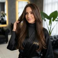  اکستنشن مو چسبی (Tape-in)؛ راحتی بی‌نظیر یا چالش نگهداری؟ رازهای ماندگاری و انتخاب هوشمندانه