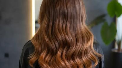 کابوس تغییر رنگ مو چرا بعد از کراتین موهایم زرد یا نارنجی می‌شود؟ + راه حل