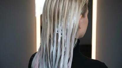 ریموور «گلوس» (Gloss Remover) خداحافظی با رنگ‌های فانتزی بدون دکلره و آسیب