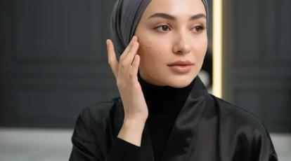 آرایش پوست پرتقالی؛ 5 تکنیک طلایی برای پوشاندن منافذ باز صورت (آپدیت جدید)