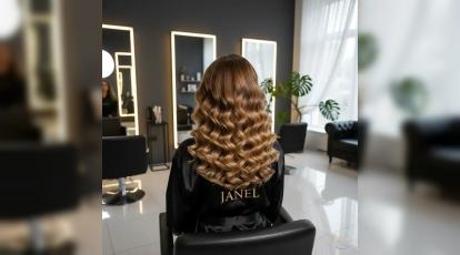 روغن‌تراپی موهای فر | بهترین روغن‌های طبیعی برای حفظ رطوبت و زیبایی فر