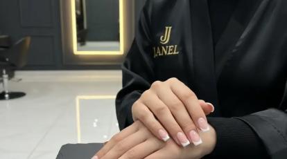 کدام مدل به دست من می‌آید؟ راهنمای تصویری انتخاب فرم ناخن (بادامی، گلدانی، مربع، تیز) + رازهای کشیده‌تر دیده شدن انگشتان