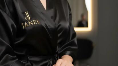 جذاب‌ترین مدل‌های «طراحی ناخن مینیمال خطی» ویژه محل کار + بهترین طرح ناخن ساده درمشهد