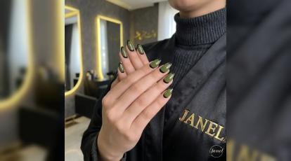 رازهای جذابیت فرنچ معکوس (Reverse French) با ترکیب زیتونی و مشکی