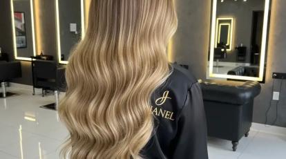 بالیاژ، آمبره یا سامبره؟ راهنمای جامع انتخاب تکنیک رنگ موی مناسب شما در مشهد