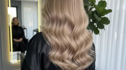 ظرنگساژ «شامپاینی»؛ معجزه خداحافظی با زردی مو + بهترین فرمول رنگساژ درمشهد