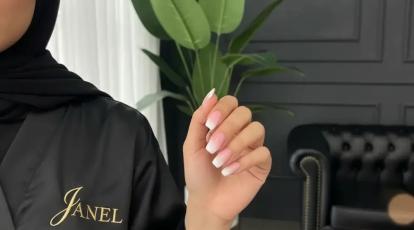 طراحی ناخن «آمبره» نبرد اسفنج و ایربراش؟ (کدامیک برای کاشت ناخن آمبره در مشهد بهتر است؟)