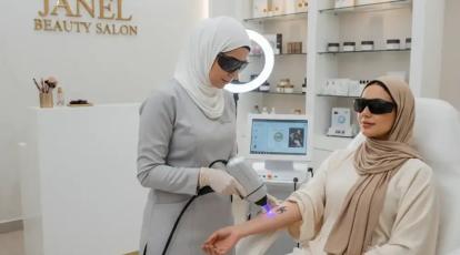 لیزر یا ریموور؟ کدام روش برای پاک کردن تاتو بهتر است؟ (راهنمای جامع ۱۴۰۴ + مشاوره رایگان)