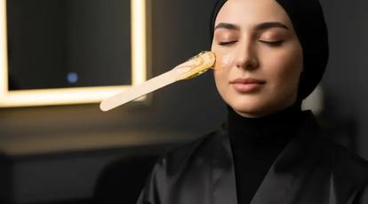 وکس گرم یا وکس رول؟ کدام روش پوست حساس را نجات می‌دهد؟