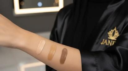 کانسیلر روشن‌تر یا همرنگ پوست؟ راز انتخاب رنگ مناسب برای میکاپ حرفه‌ای | سالن زیبایی جانل