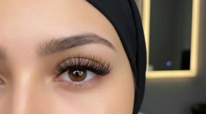 اکستنشن کلاسیک یا والیوم؟ راز انتخاب بهترین مدل مژه برای فرم چشم شما