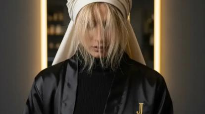 تاثیر مخرب «کلر استخر» بر موهای دکلره علت سبز شدن مو + بهترین روش مراقبت مو در استخر درمشهد