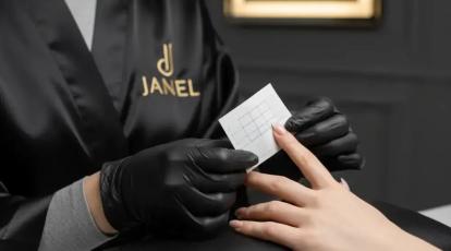 کاشت ناخن با فرمر: راهنمای کامل ظرافت و زیبایی بدون تیپ