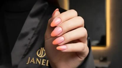 طراحی ناخن «هاله» (Aura Nails) ترند انرژی درمانی روی ناخن + بهترین مرکز طراحی ناخن اسپرت درمشهد