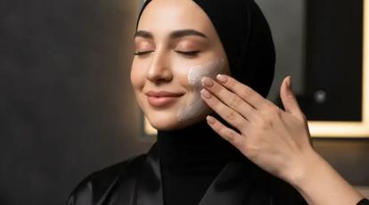 پوست کدر و خطوط ریز شما را خسته کرده؟ با فیشیال جوانسازی، ساعت را به عقب برگردانید!