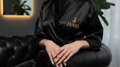 نبرد «پلی ژل» و «بیلدر ژل» در کاشت ناخن کدام محکم‌تر است؟ + معرفی بهترین مواد کاشت ناخن درمشهد