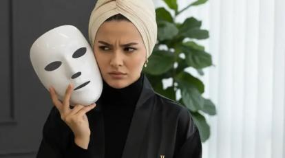 ماسک‌های LED خانگی یا دستگاه‌های سالنی؟ واقعیت‌هایی که قبل از هزینه کردن باید بدانید