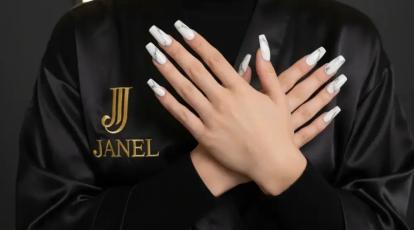 لوکس‌ترین طرح‌های ناخن مرمری ۲۰۲۵ (Marble Nails) ترند امسال چیست؟