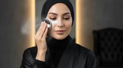 پودر بیک یا اسپری فیکس؟ راهنمای انتخاب فیکساتور آرایش برای پوست چرب و خشک