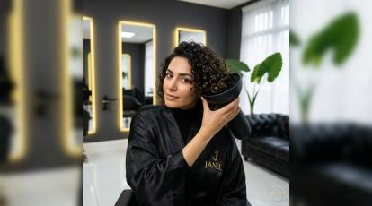 چگونه موی فر دائم را در خانه بدون آسیب سشوار کنیم؟