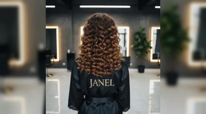 صاف کردن موی فر دائم: آیا اتوکشی به فر مو آسیب می‌زند؟ | راهنمای سالن جانل