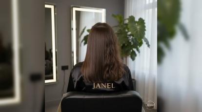 چرا موهایم بعد از کراتین وز شد؟ ۵ علت برگشت حالت مو + راه حل فوری