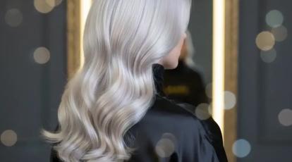 درخشش صدفی با «رنگ موی مرواریدی» فرمولاسیون موهای دکلره شده + خدمات رنگ مو مرواریدی درمشهد